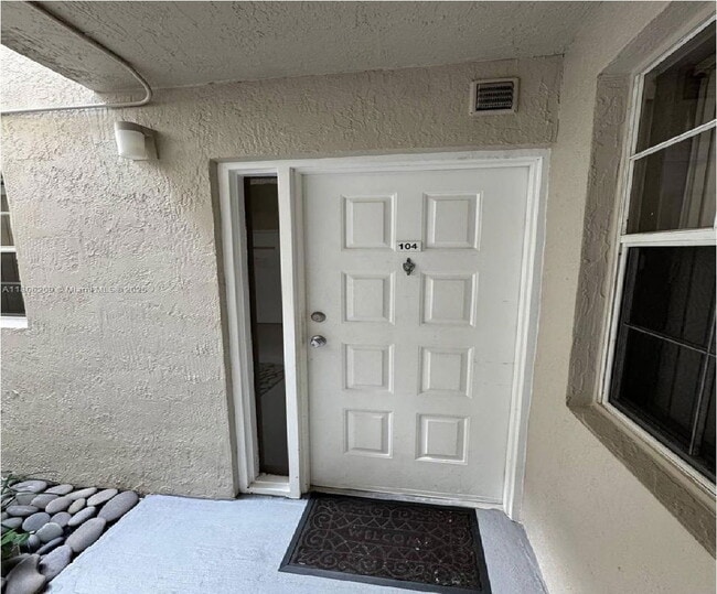 Photo - 2861 N Oakland Forest Dr Apartment