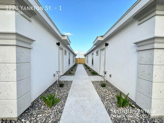 Foto del edificio - 1220 S Yankton St
