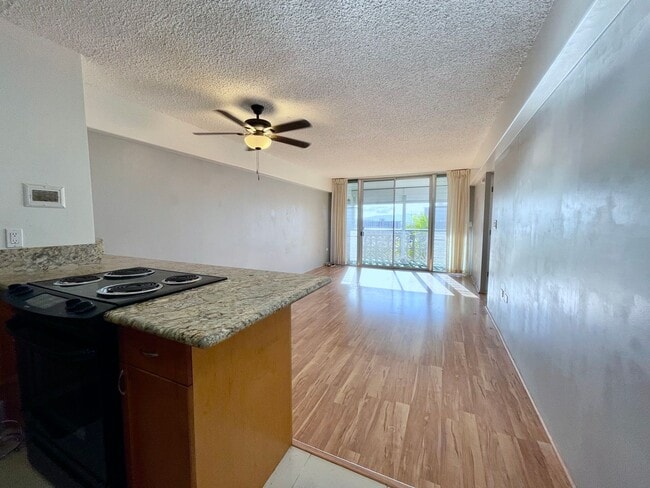 Building Photo - Convenient City Living – Renovated 1BR/1BA...