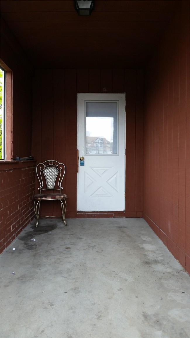 Building Photo - 109 E Agnew Ave