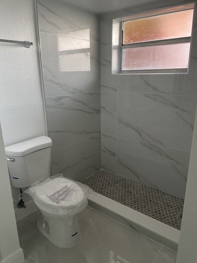 Baño principal - 1780 NE 191st St