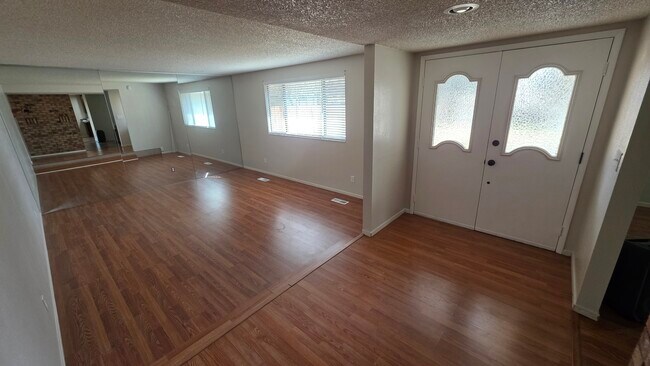 Foto del edificio - 3268 Beatty Cir