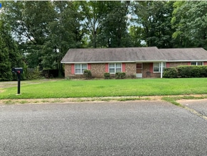 Building Photo - 103 Colebrook Ct