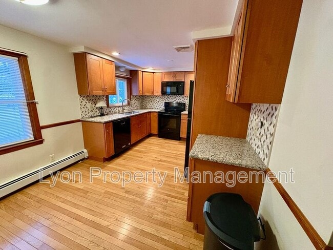 Building Photo - 133 Inman Ave