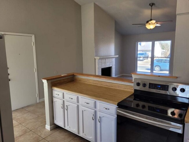 Building Photo - 1608 Bobby Lee Dr