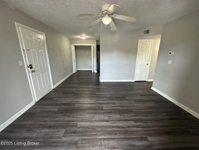Foto del edificio - 4103 Blue Creek Ct