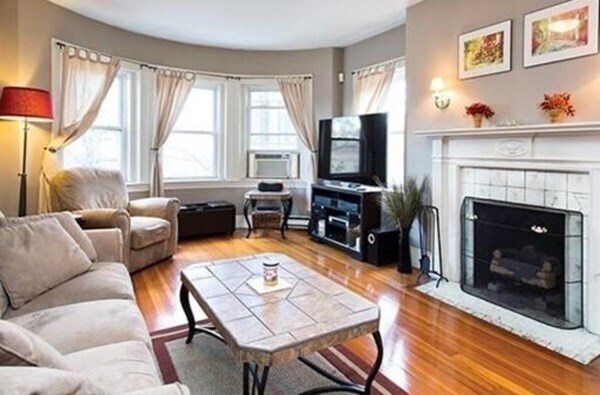 Foto del edificio - 919 Beacon St