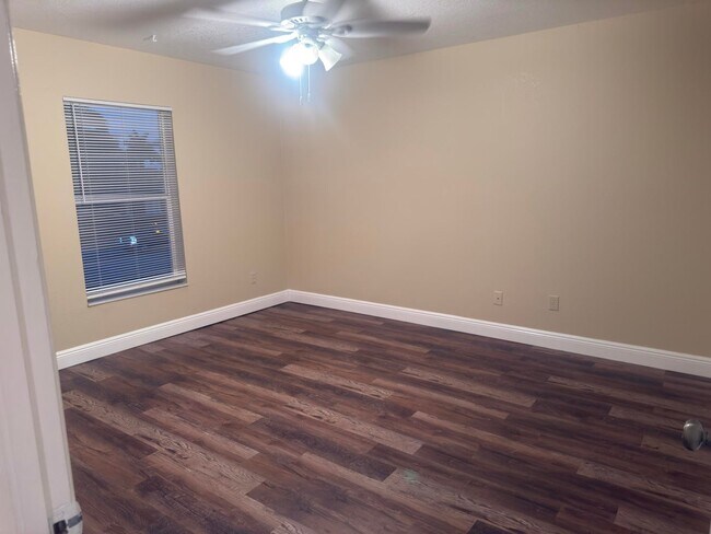 Foto del edificio - 13616 Yarmouth Ct