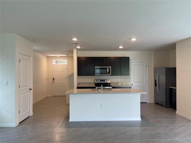 Building Photo - 17040 Oval Rum Dr