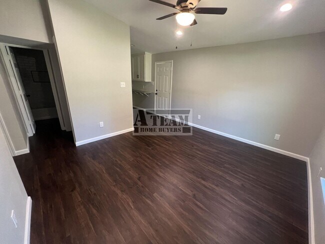 Building Photo - Completely Remodeled 2 Bed 1 Bath in Mabank