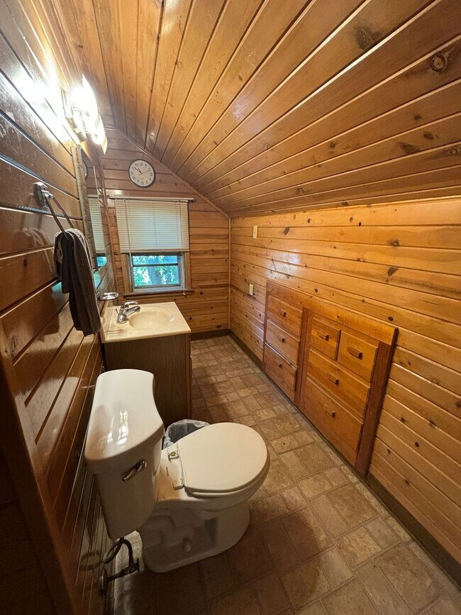 Foto del edificio - 7911 University Ave