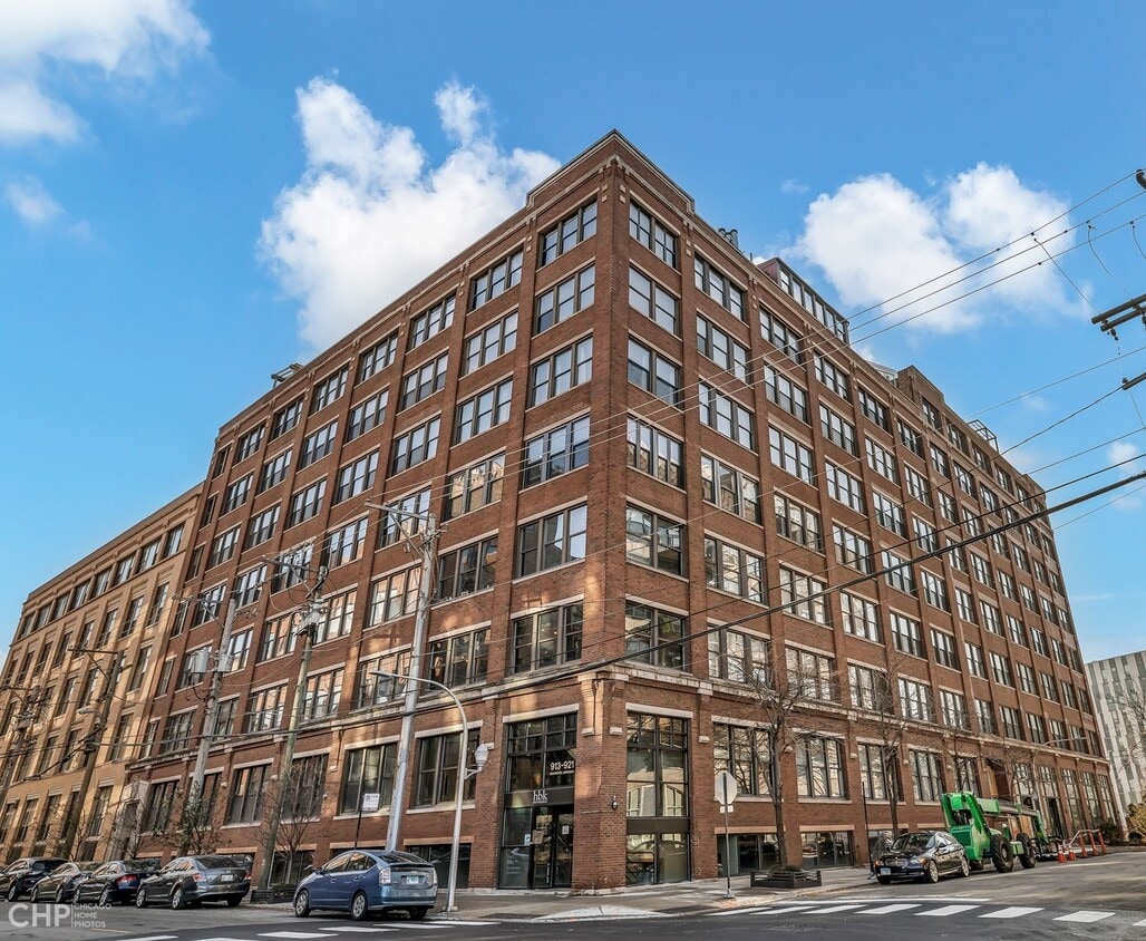 Primary Photo - 411 S Sangamon St