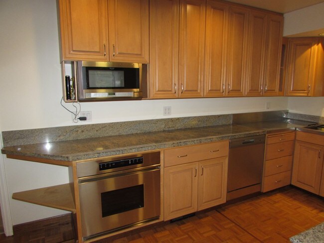 Building Photo - Duplex in Lake Forest Park