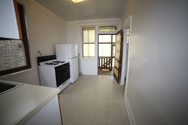 5835 N Campbell Ave Unit 2, Chicago, IL 60659 - Apartment  