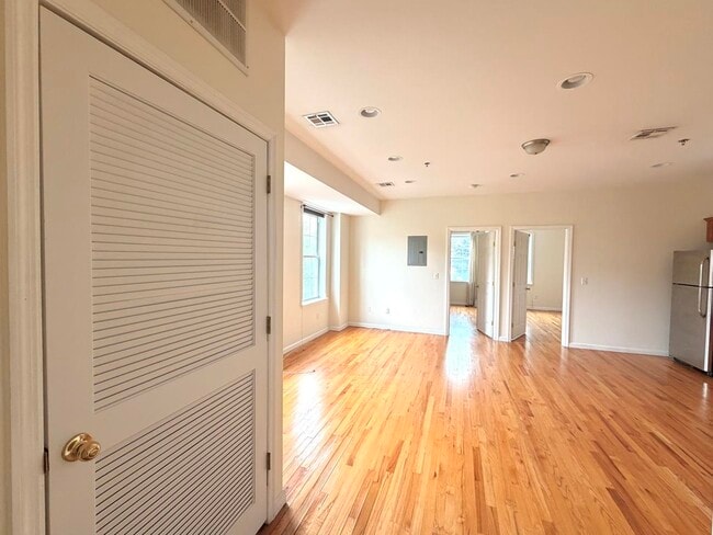 Building Photo - 687 Avenue A