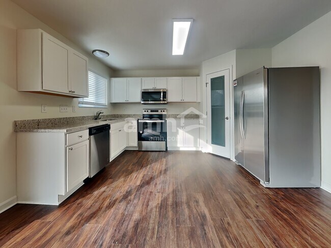 Foto del edificio - 1253 Summerlake Drive