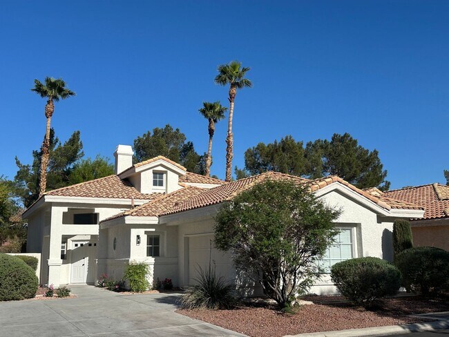 Foto del edificio - STUNNING DESERT SHORES MINUTES FROM THE LAKES!!!