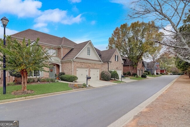 Building Photo - 6355 Glen Oaks Ln NE