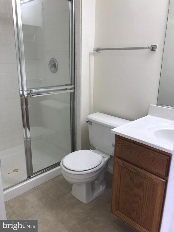 Foto del edificio - 16150 Taconic Cir