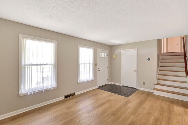 Foto del edificio - Charming Summerville Home in Quail Arbor