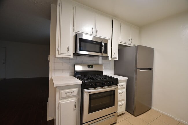 Building Photo - 10745 Hortense St