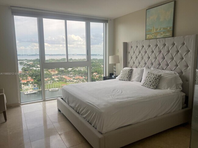 Foto del edificio - 4775 Collins Ave