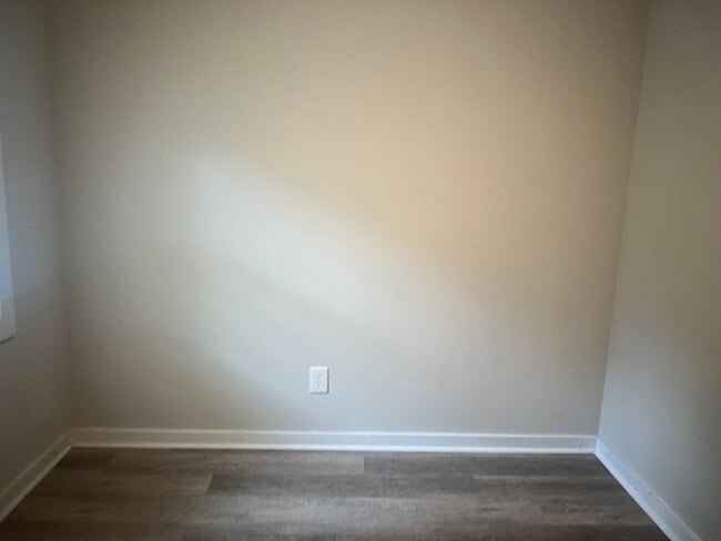 Building Photo - Nandina 102-108