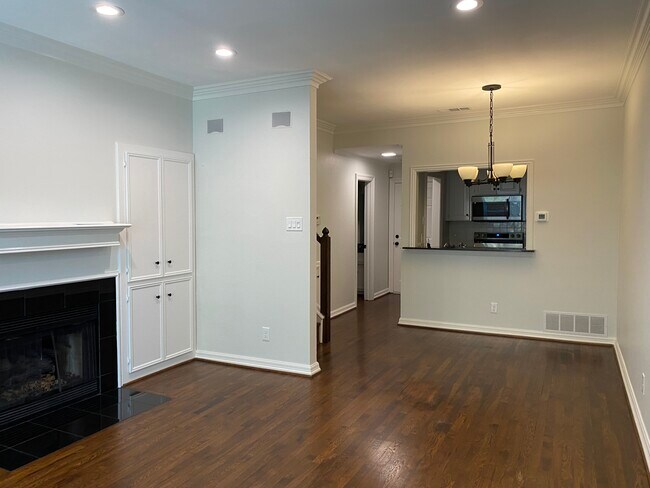 Building Photo - 3400 Normandy Ave