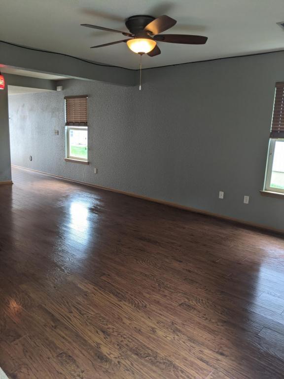 Foto del edificio - 18503 E 3rd St Ct N