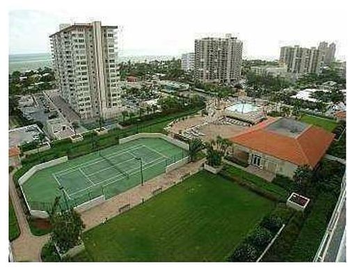 Foto del edificio - 3020 NE 32nd Ave