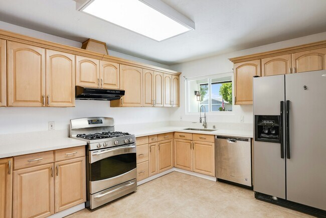 Building Photo - 5841 Mariposa Place