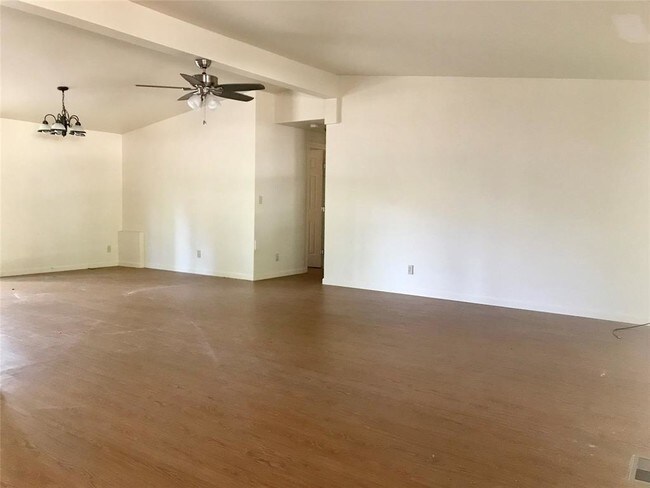 Foto del edificio - 15993 Oak Creek Cir