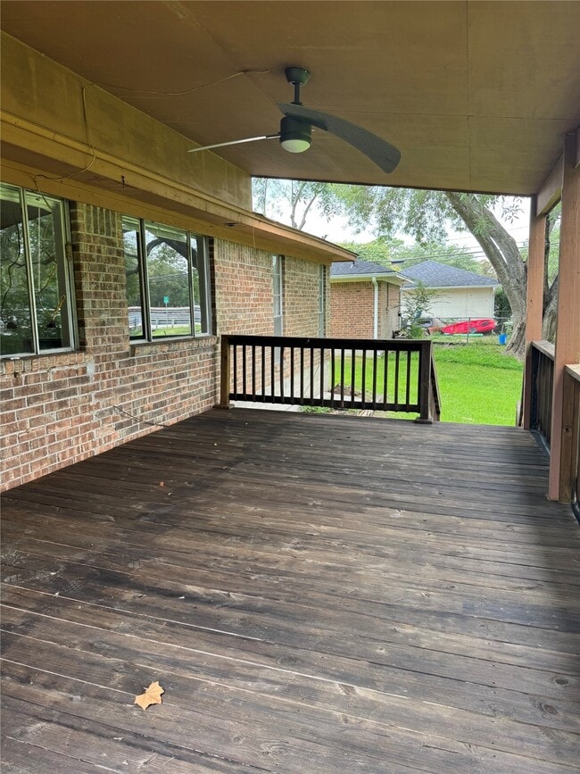 Building Photo - 3302 Tompkins Dr