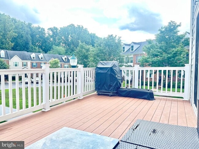 Foto del edificio - 22335 Honey Hill Ln