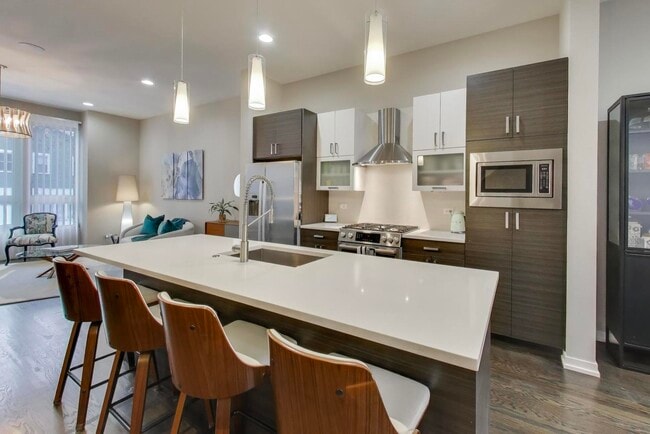 Building Photo - 1632 W Ohio St