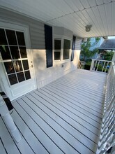 Building Photo - 10 Holloway Dr