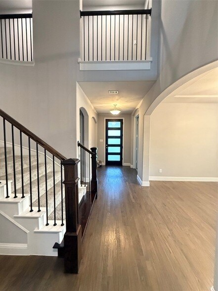 Building Photo - 11818 Antler Dr