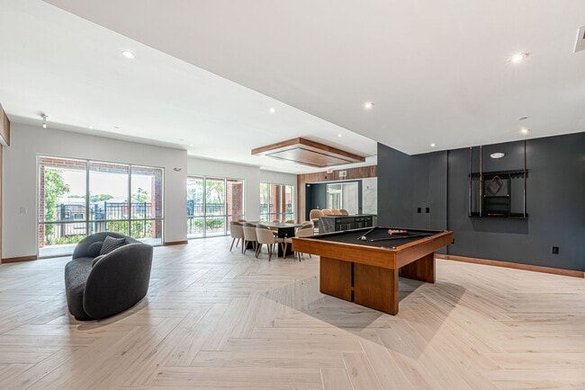 Foto del edificio - 8877 Lakes at 610 Dr