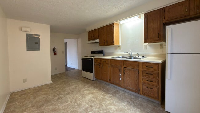Kitchen - 221 Walnut St