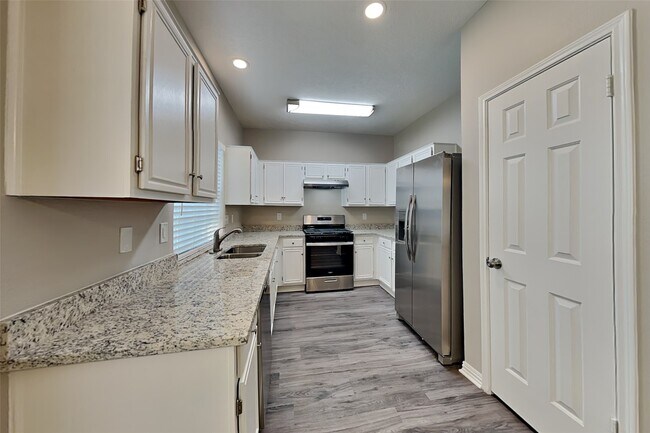 Foto del edificio - 15142 Red Cedar Cove Ln
