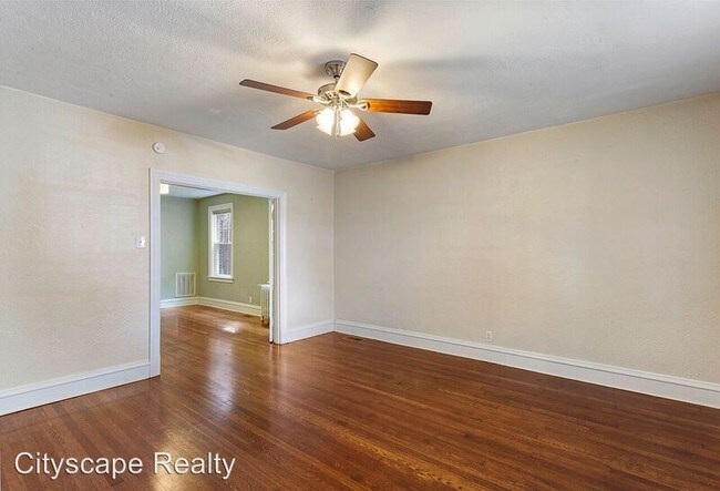 Building Photo - 2 br, 1 bath House - 3547 Grove Avenue #B