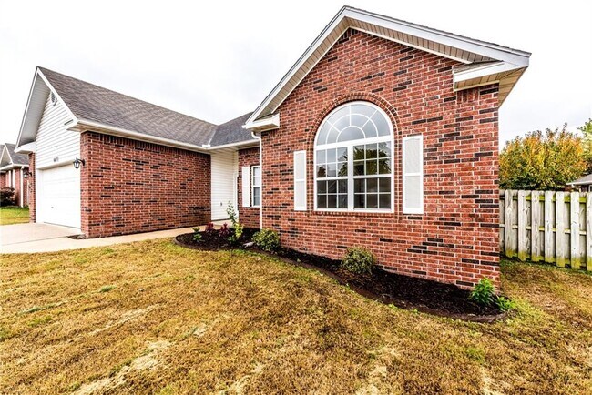 Building Photo - 6871 Cutter Ct