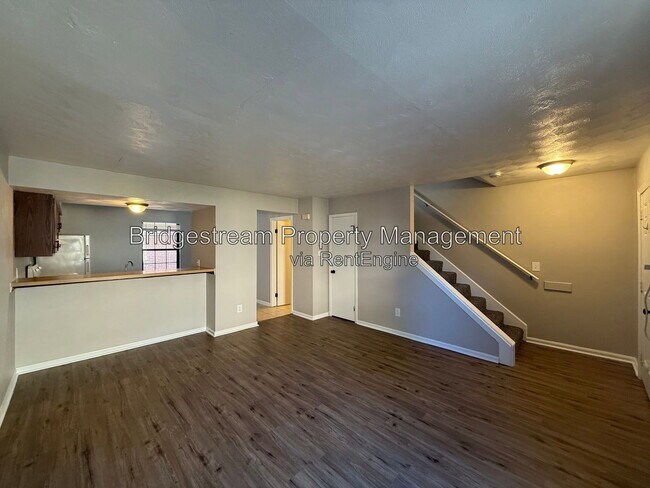 Foto del edificio - 155 Forest St