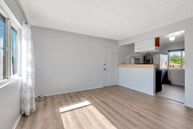 Building Photo - 517 S Arizona Ave
