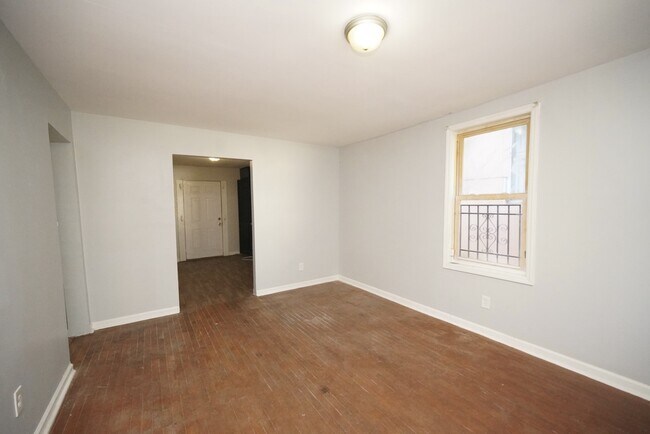 Building Photo - 5625 Terrace Ave