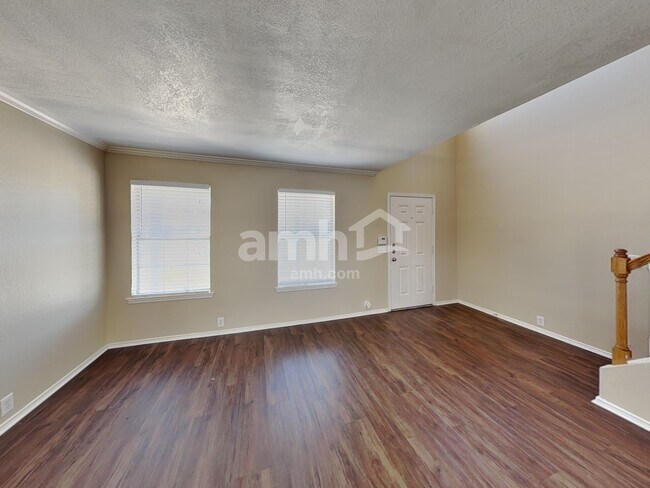 Foto del edificio - 3104 Pinehurst Ct