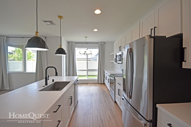 Building Photo - Northpark - Ewa Beach 3/2.5 $4000/mo