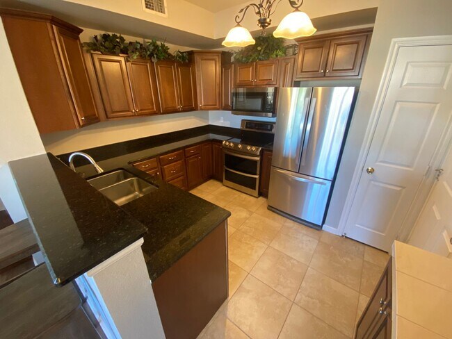 Building Photo - Furnished Condo in Stroh Ranch