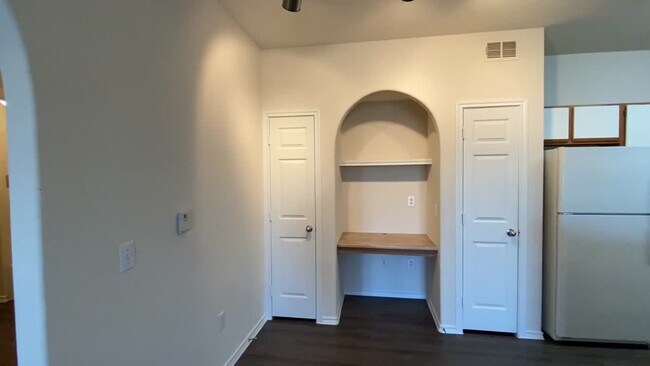 301 converse center st converse tx
