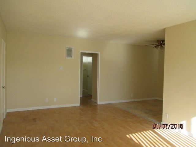 Building Photo - 8805 Orion Ave